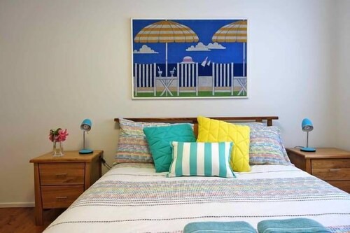 Kiama Downs House | Kiama Aspect on Jones Beach. 100 metres to the beach . Ocean views.