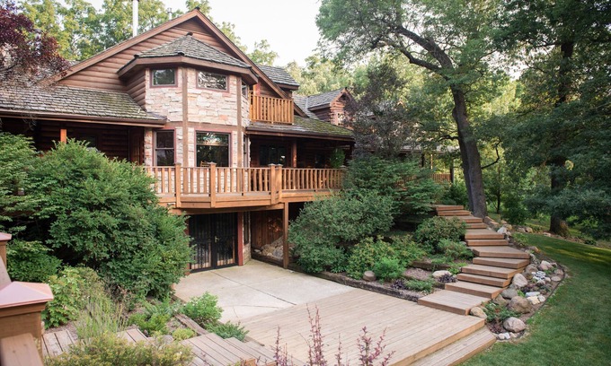 Holcomb House | Kilbuck Creek ~ Indoor Pool & Jacuzzi ~ Sleeps 40