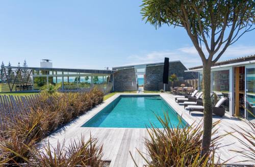 Tasman House | Kina Retreat - Luxury Nelson Getaway