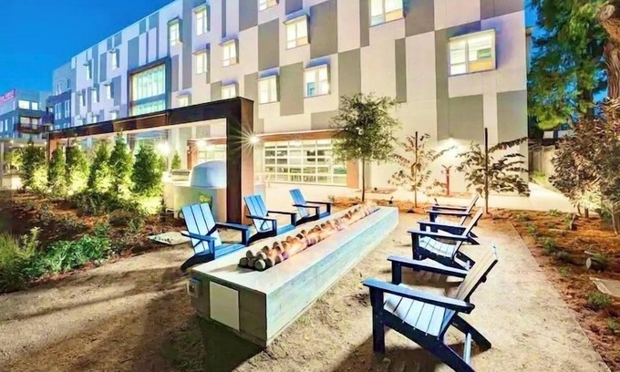 Mountain View Condo | KING BED - Modern FULLY FURNISHED Condo By Stanford & Google - Mountain View CAn