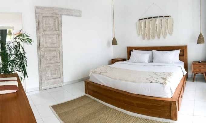Pererenan Villa | King Bed Suite Studio Villa - Last Min Discount