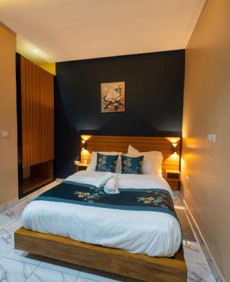 Douala Apartment | King home