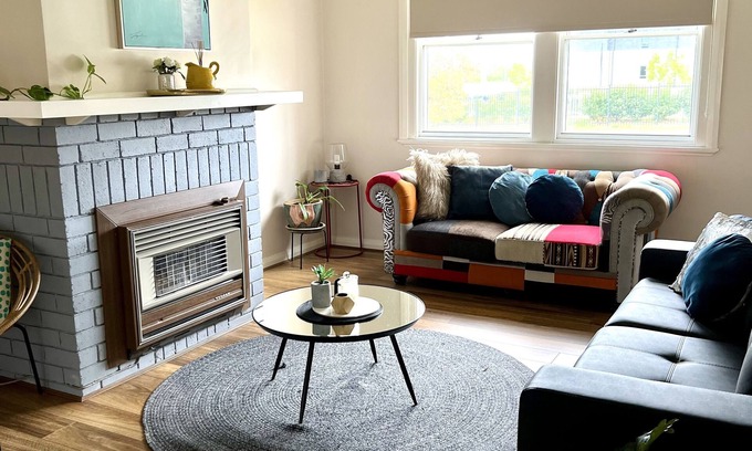 West Tamworth House | King's Park - Quiet 3 Bedroom House - Free Wifi