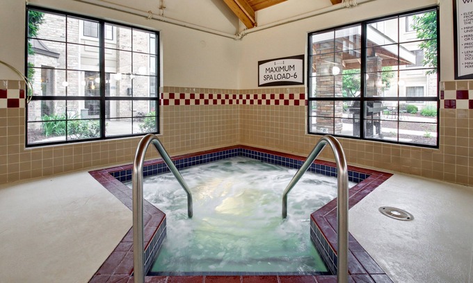 Madison Condo | King Suite. Free Breakfast. Pool. Near UW-Madison!