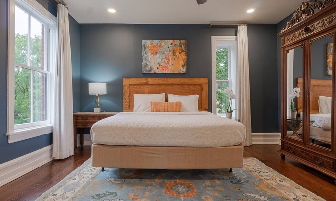 Winston - Salem Bed & Breakfast | King Suite in Boutique Inn