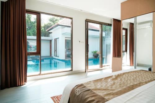 Bandung House | Kirei Mountain View Villa 7 bedrooms with a private swimming pool