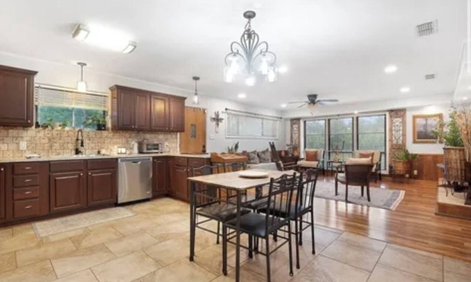 Kilgore House | Kirk’s Kilgore Kottage - 3 bedrooms, 2 bath House