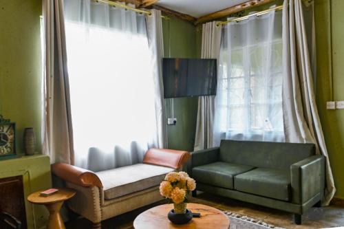 Central Province Villa | Kitanda Msituni