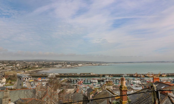 Newlyn Cottage | KITTIWAKE, pet friendly, character holiday cottage in Newlyn