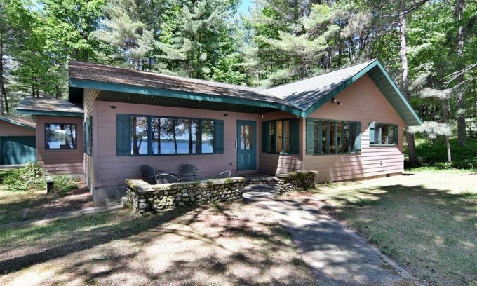 Solon Springs House | Kitty Foye House on Upper Eau Claire Lake in Barnes