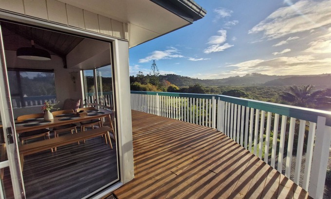 Kerikeri House | Kiwi calls and sunrises by the Kerikeri inlet.