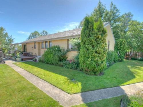 Lowburn House | Kiwi Holidays in Cromwell