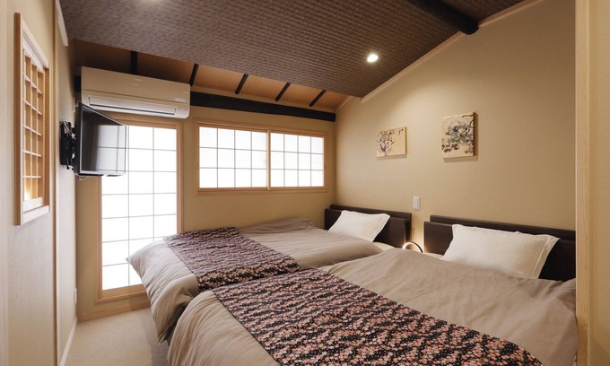 Komatsucho House | Kiyomizu & Gion Area | 2BR/2BA Kyoto Machiya + Private Maki Bath