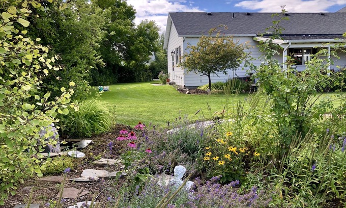 Bozeman Cottage | KL Mountain Vista has wide open spaces, no neighbors and a beautiful setting