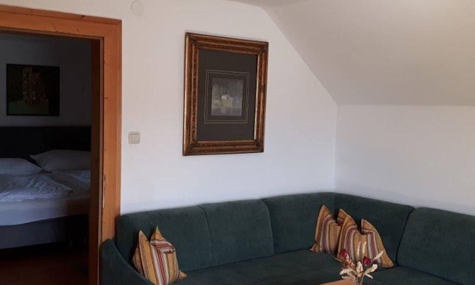 Seewalchen am Attersee House | Klimtstudio mit Seeblick Balkon und 2 Schlafräumen - Hotel Litzlberger Keller