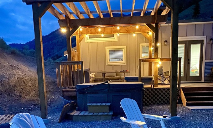 Okanagan-Similkameen Cottage | KMountain Okanagan -Tiny home and hot tub on 10 acres of private property