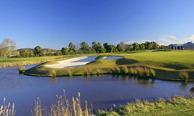 Knoxfield House | Knoxfield Relaxing 4BRM Home Golf Course Netflix Parking