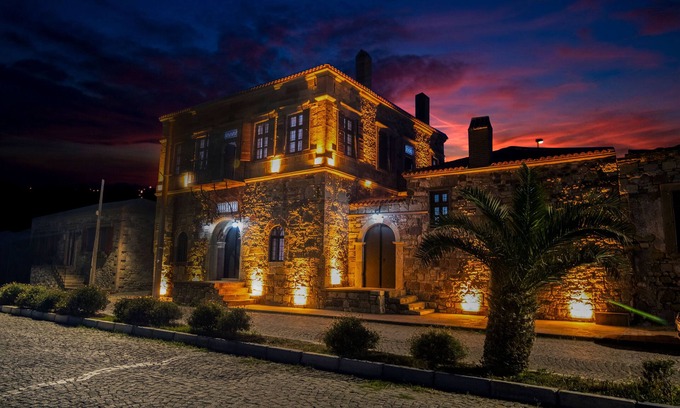 Candarli Hotel | Koçanlı Köşkü