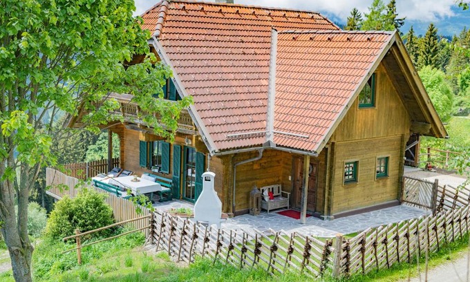 Wolfsberg House | Kogljahrerhütte