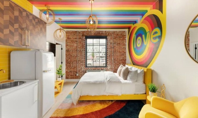 Golden Triangle Apartment | Koko Bayer Art Suite 109