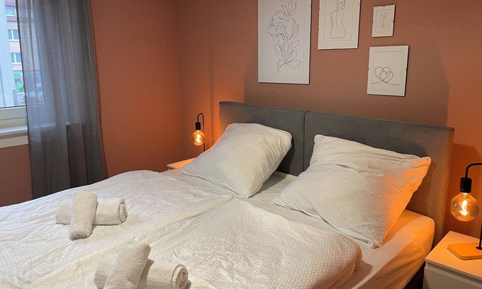 Neu-Ulm Apartment | Komfortable Ferienwohnung für Familien und Reisegruppen Stadtmitte Neu-ulm
