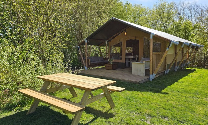 Aagtekerke RV Rental | Komfortables Safarizelt, in der Nähe von Domburg, Strand und Wald