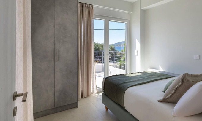 Spata-Artemida Villa | Komos Villas by Airstay