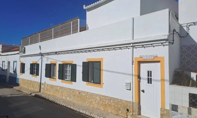 Parchal House | Komplettes Haus mit Terrasse 10 Minuten vom Strand Entfernt