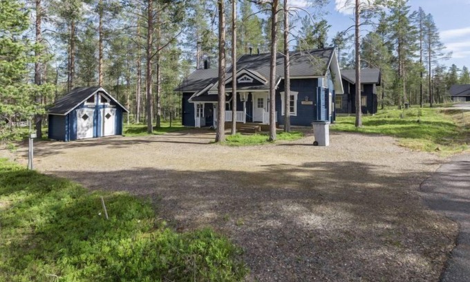 Akaslompolo House | Komsikko B by Interhome