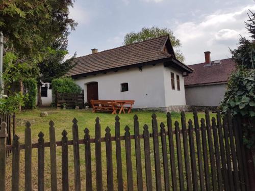Felsotold Apartment | Kontyos Vendégház