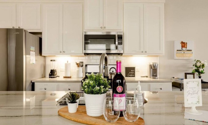 Mahncke Park House | Kozy SA Haven: 2 Suites, Near Riverwalk Alamo & Pearl