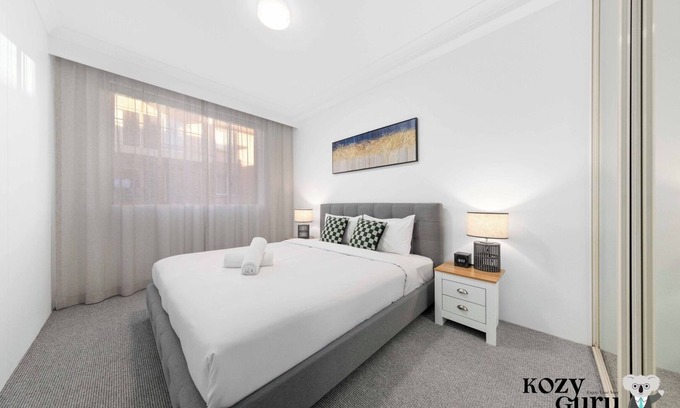 Camperdown Apartment | KozyGuru | Camperdown | Stylish Apt with Parking