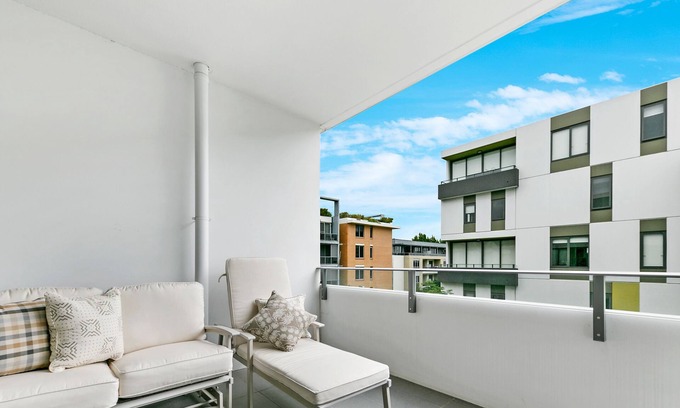 Mascot Apartment | KOZYGURU | Mascot 2 Bed APT | FREE Double-PARKING