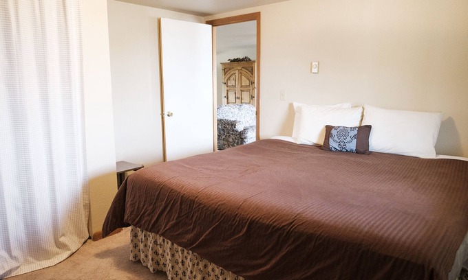 Kremmling Apartment | Kremmling Base Camp Apt. 2 Clean and Cozy apartment to base out of