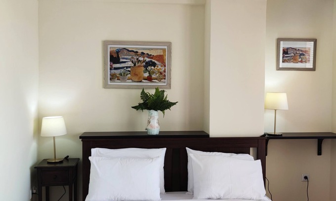 Ano Poli Apartment | Kripis Apartment No6, Thessaloniki, with separate room.