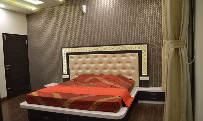 Jaipur Apartment | "Krishan kunj vacation home"Luxurious centrally located 4BHK Homestay Apartment
