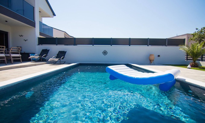 Bogovici House | Kroatien - Insel Krk - Neues Ferienhaus "villa Jaris" Tolle Lage und Meerblick