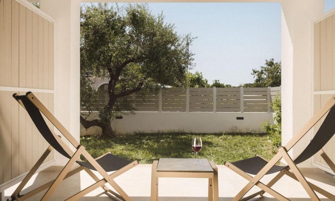 Psarou Apartment | krystalia's luxury studio1