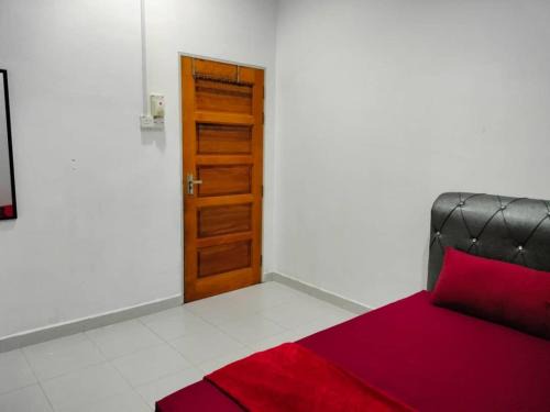 Kampung Gong Pipit House | KUALA TERENGGANU GUESTHOUSE-FREE WIFI-NEAR NASI DAGANG ATAS ToL-UNIT A-1 BILIK AIRCOND 2 BILIK KIPAS