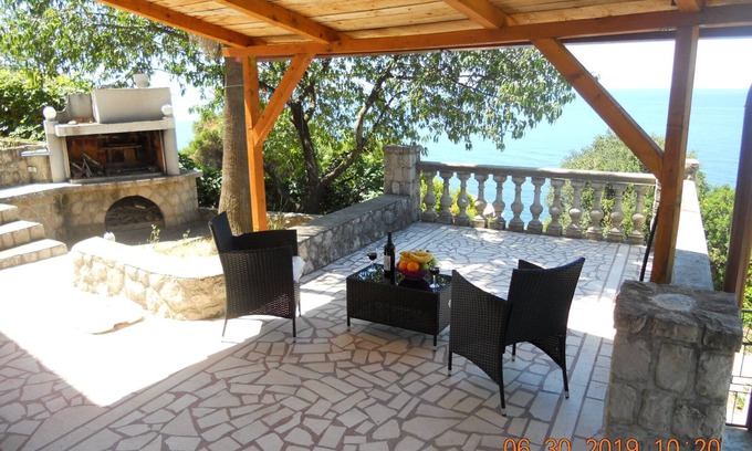 Bar House | kuca za izdavanje,sa dva apartmana