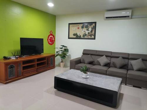 Kuching House | Kuching Homestay Double Storey