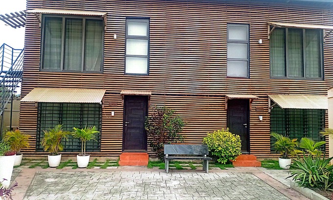 Labone Apartment | Kule Shipping Container in the heart of Osun7 minutes drive from airport