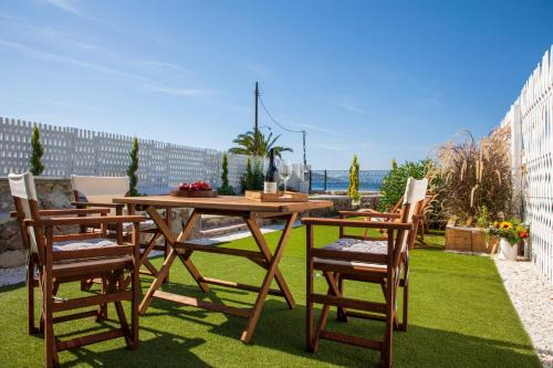 Aegina Town Apartment | Kyma Aegina Suites