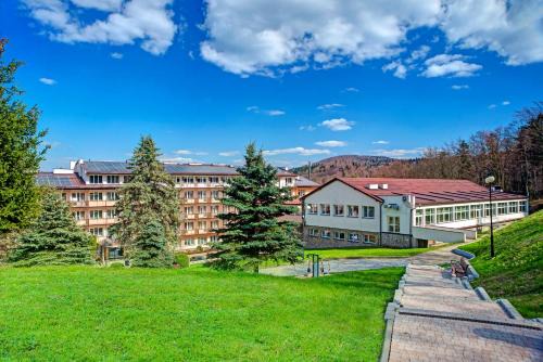 Iwonicz-Zdroj Hotel | KZZG w Polsce, Górnicze Sanatorium Związkowe "GÓRNIK"