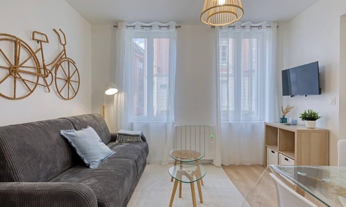 Gare-Jouvenet Apartment | Léandre, studio entièrement rénové avec extérieur