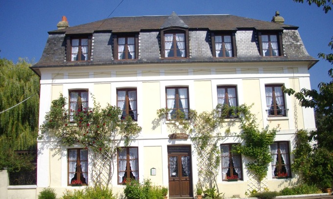 Caux Seine Agglo Apartment | L'Éclipse, Studio Issue 5