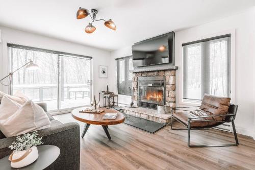 Mont-Tremblant House | L'Érablière Tremblant Ski Inout Condo W 2bdrs