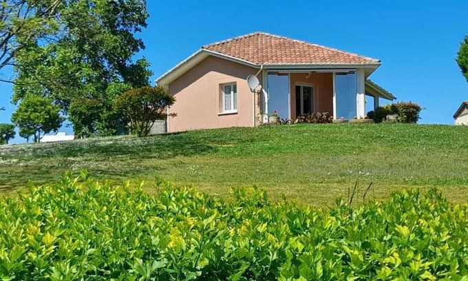 Aire-sur-l'Adour House | L'allee des charmes