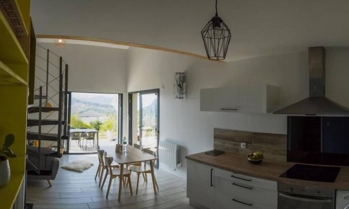 Veyre-Monton Cottage | L'Alphonsine Gite-Confort Vue sur Montagne