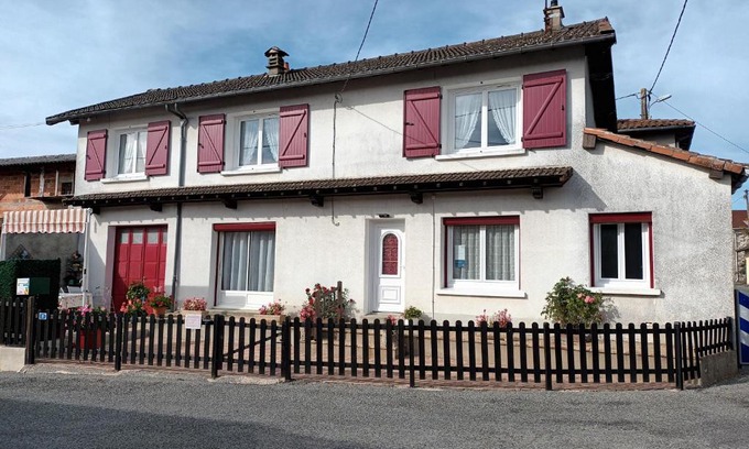Oradour-sur-Glane House | l'ancienne épicerie